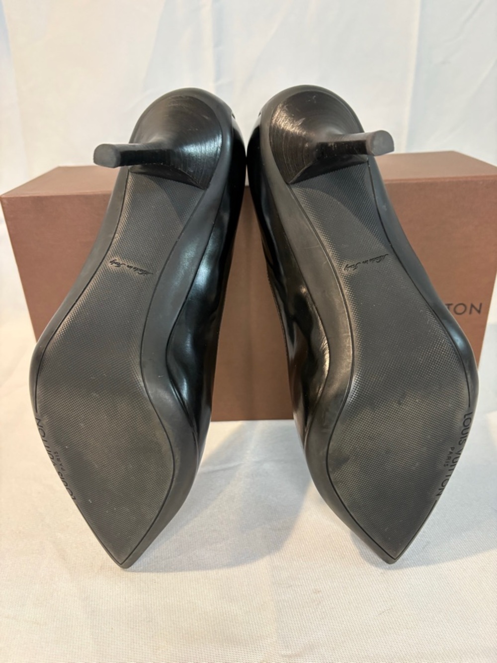 Louis Vuitton LV Logo Black Leather Heels Pumps Size 38 Made in Italy - Picture 6 of 11